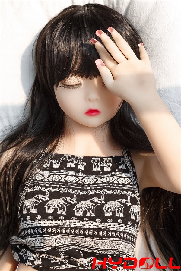 Small Breast Sex Doll
